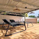 Large With Sauna דירה *